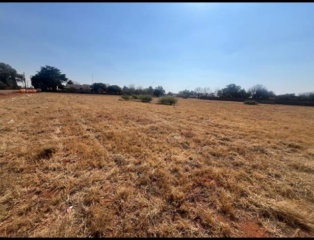 16,252M² VACANT LAND FOR SALE IN KOOKRUS